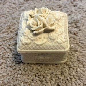 Vintage Bisque Rose
Trinket Box